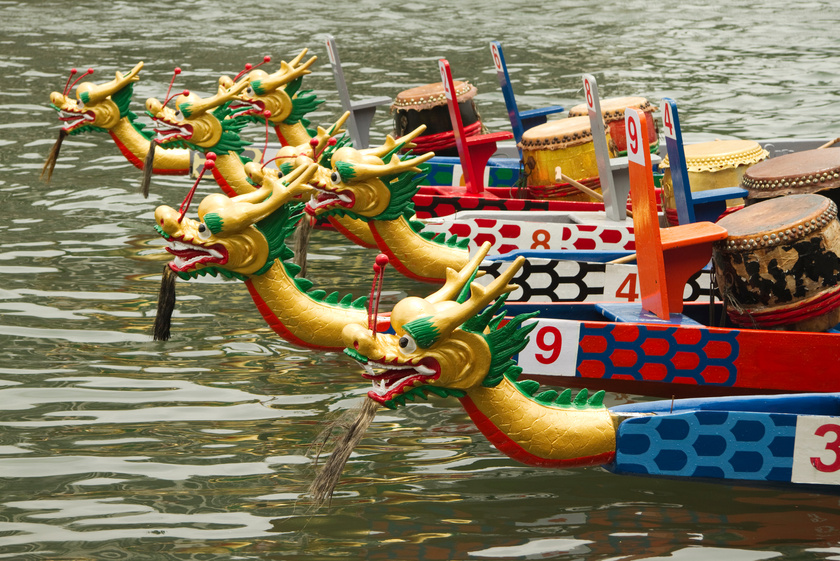 Six dragon boats with different numbers